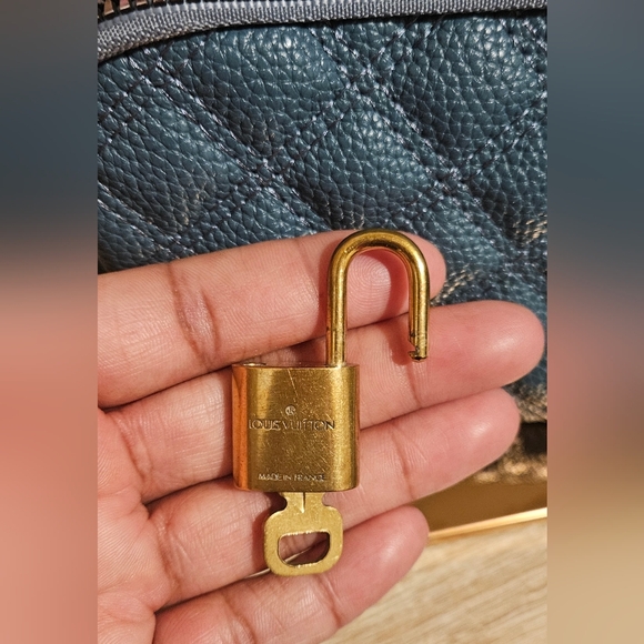 Quilted Blue Crossbody Bag with Patterned Strap and LV Lock n Key #307 - Picture 6 of 7